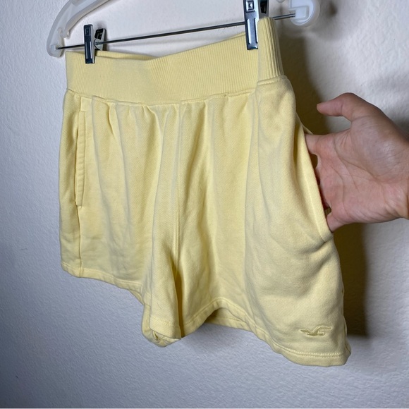 Hollister NWOT Light yellow lounge shorts - Picture 2 of 6